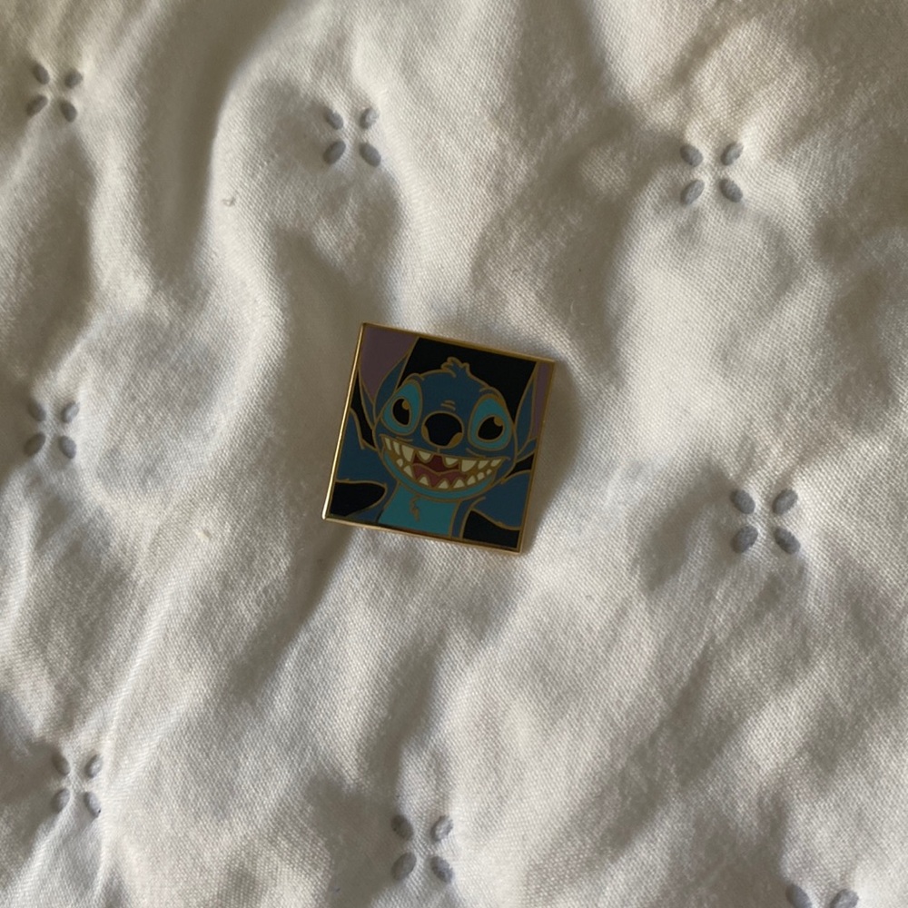 Square stitch trading pin